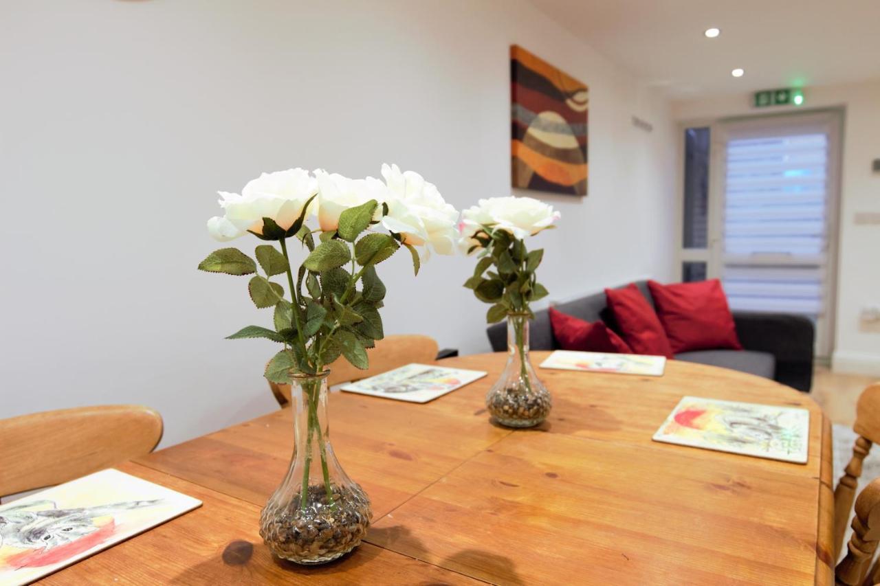 Stylish 2 Bedroom Apartment In The Heart Of Greenwich Londra Exterior foto