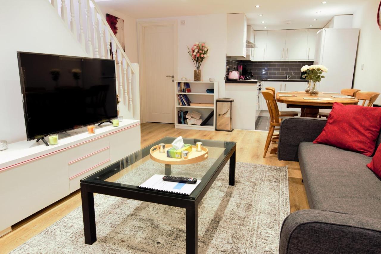 Stylish 2 Bedroom Apartment In The Heart Of Greenwich Londra Exterior foto